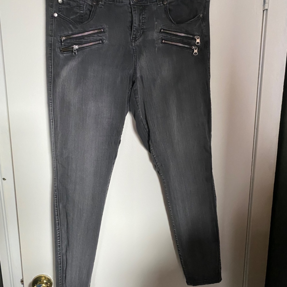 Torrid Bombshell Jean - Picture 2 of 2
